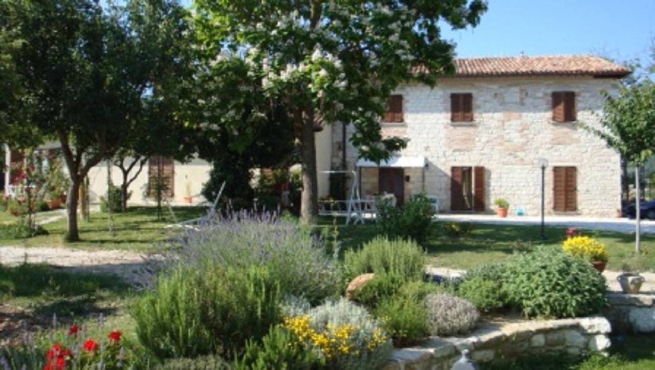 Fontecese Aparthotel Gubbio Kültér fotó