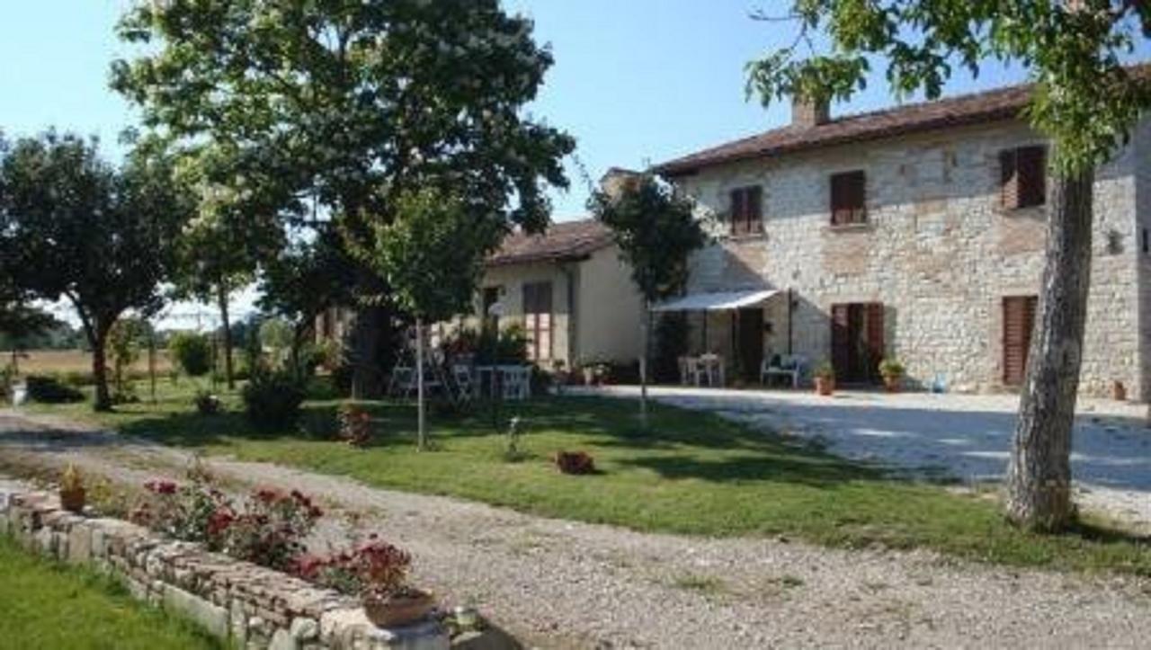 Fontecese Aparthotel Gubbio Kültér fotó